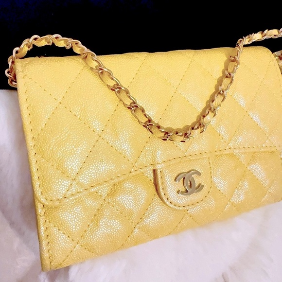 CHANEL Iridescent Caviar Quilted Wallet on Chain Flap Bag - Picture 2 of 15